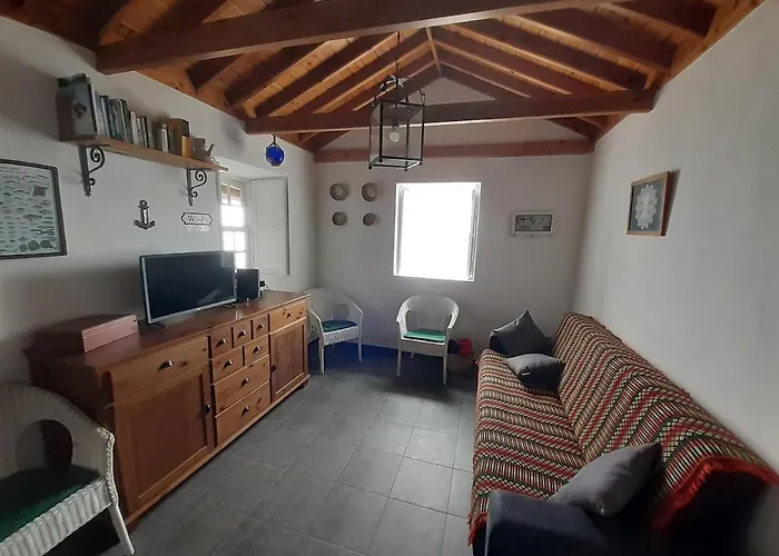 Adega Da Figueira Casa de Férias Calheta de Nesquim