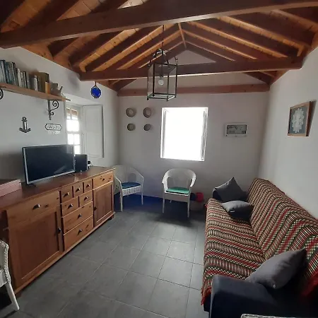 Adega Da Figueira بيت للعطل Calheta de Nesquim