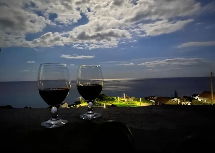 Adega Da Figueira * Calheta de Nesquim